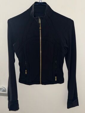 Lululemon Define Cropped Jacket Black/Gold Size 6